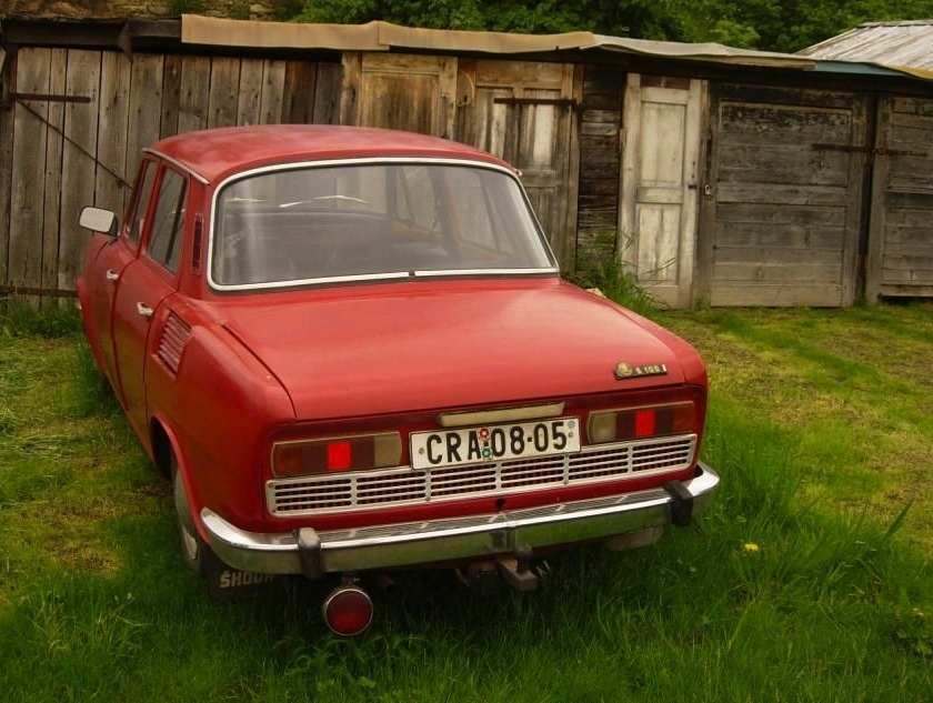 Skoda 100