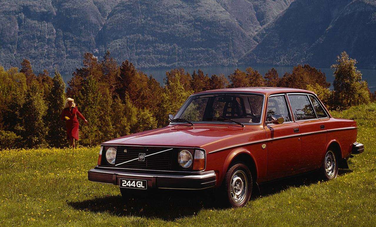 volvo-244-sweden-1975b.jpg