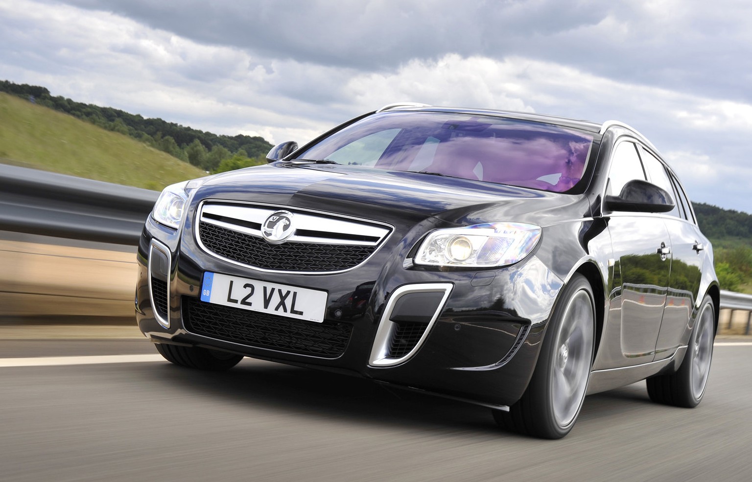 Vauxhall Insignia_VXR_Sports_Tourer_2010_1600x1200_wallpaper_02