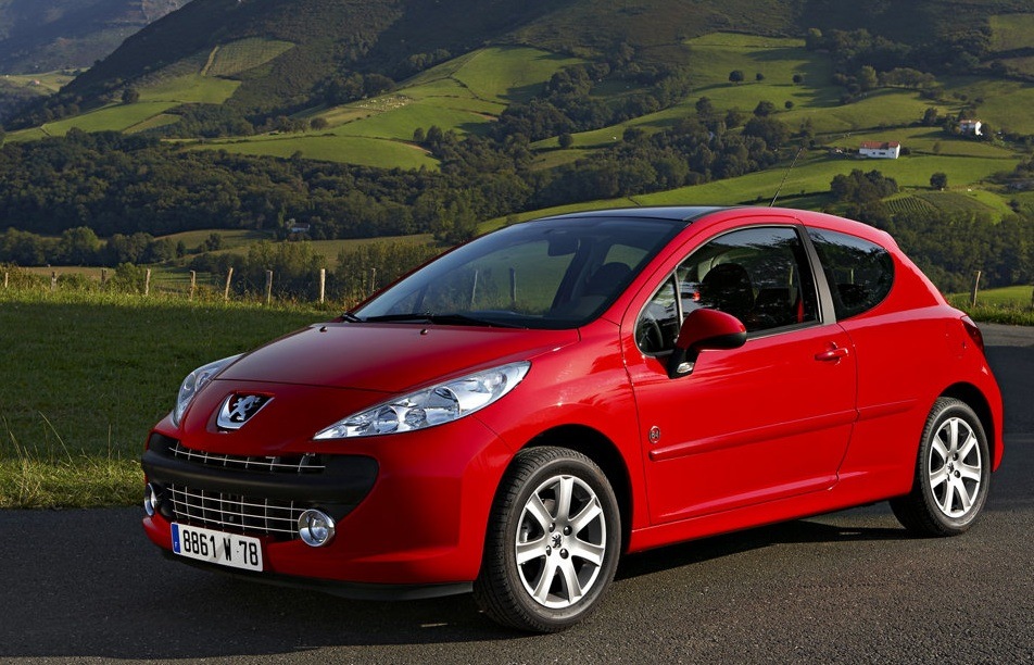 After the Peugeot 206 from 2002 to 2005 the Peugeot 207 reigns over the 