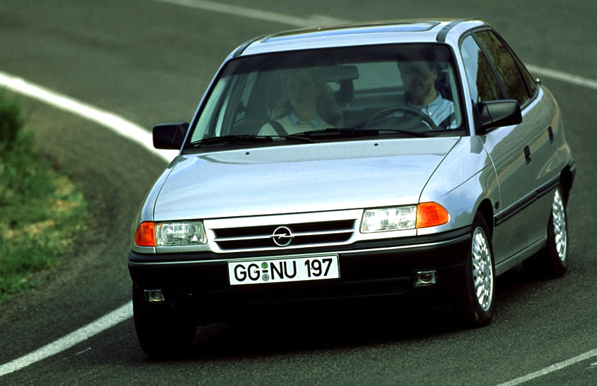  the Opel Astra Launched in November 1993 the Fiat Punto quickly climbs 