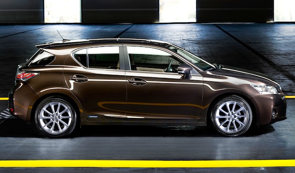 Lexus CT200h Malaysia July 2011