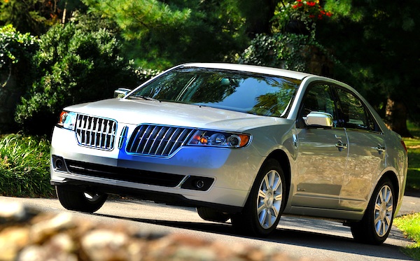 Lincoln MKZ Canada July 2011