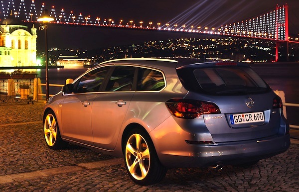 70 of Opel Astras sold in Italy in July are station wagons