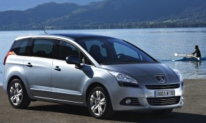 Peugeot 5008 Latvia July 2011