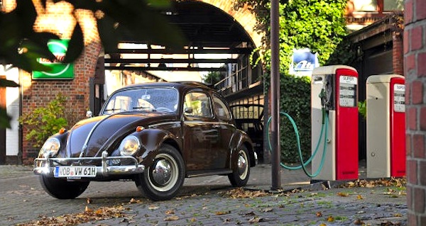 In 1958 the VW Beetle stays comfortably on top of the ranking with 186014