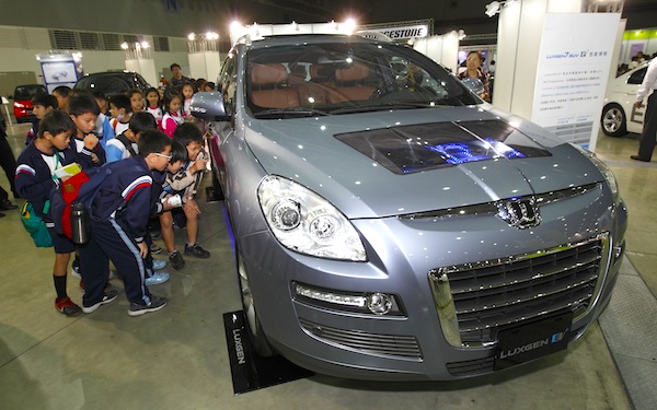 Luxgen 7 SUV Taiwan December 2011a