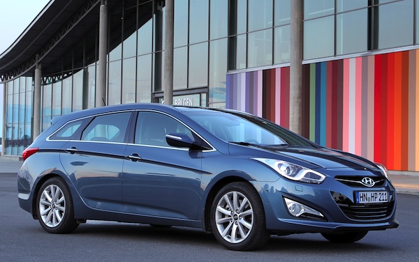 Hyundai i40 Ireland April 2012