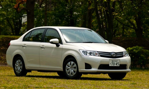 Toyota Corolla Axio Japan July 2012b