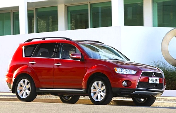Mitsubishi Outlander Australia October 2012. Picture courtesy of caradvice.com.au