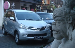 Toyota-Avanza-Indonesia-April-2012