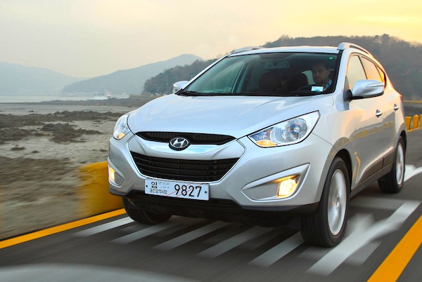 Hyundai ix35 World October 2012