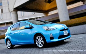 Toyota Aqua World October 2012