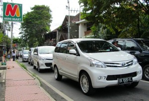 Toyota Avanza Indonesia December 2012