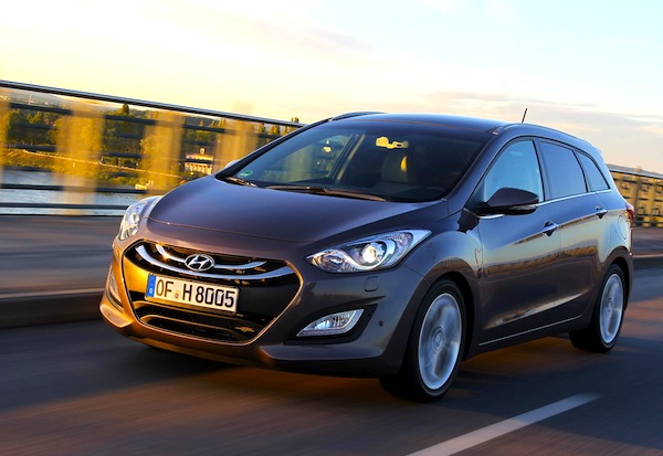 Hyundai i30 France January 2013. Picture courtesy of L'Argus