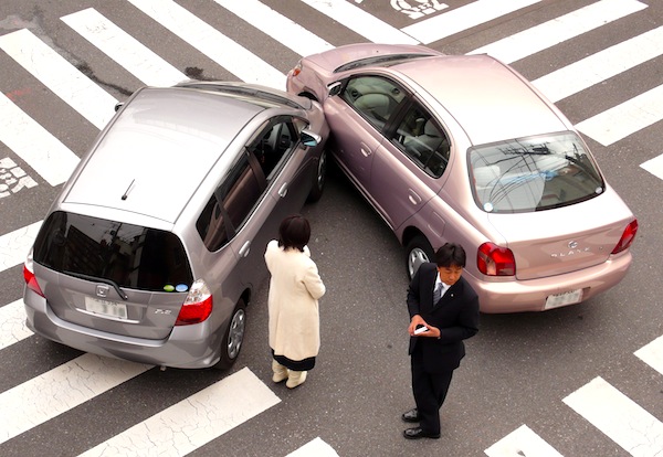 Isn't it easy to avoid the accident?