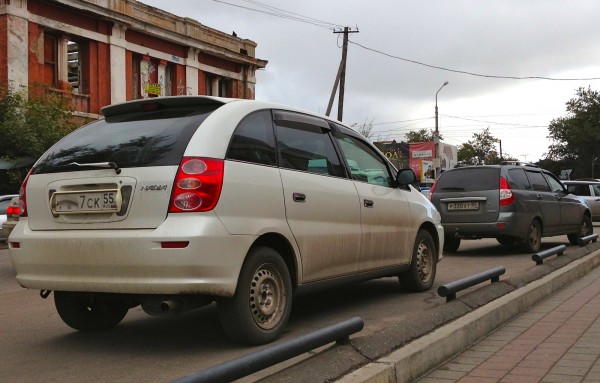 13 Toyota Nadia