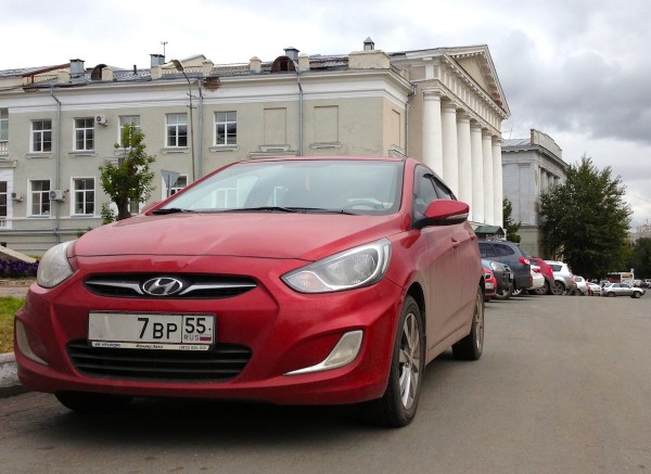 2 Hyundai Solaris