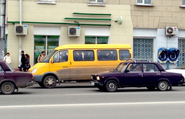23 GAZ Gazelle Lada 2105