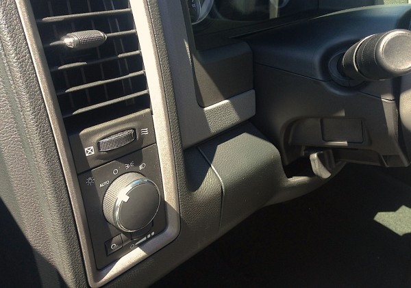 Ram 1500 ecoDiesel lights command