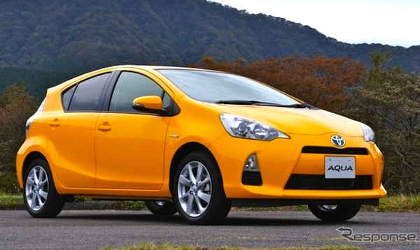 Japan January 2012: Toyota Aqua starts with a splash! – Best Selling ...