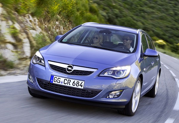 Italy Station Wagons August 2012: Opel Astra back in control – Best Selling Cars