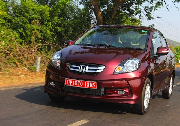 Honda Amaze India October 2013. Picture courtesy of Motor Beam