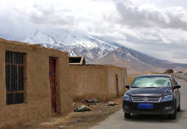4. VW Santana Karakul Lake