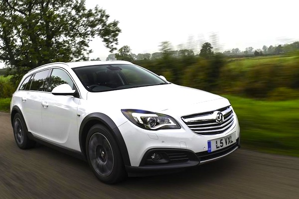 Vauxhall Insignia UK August 2014. Picture courtesy of whatcar.co.uk