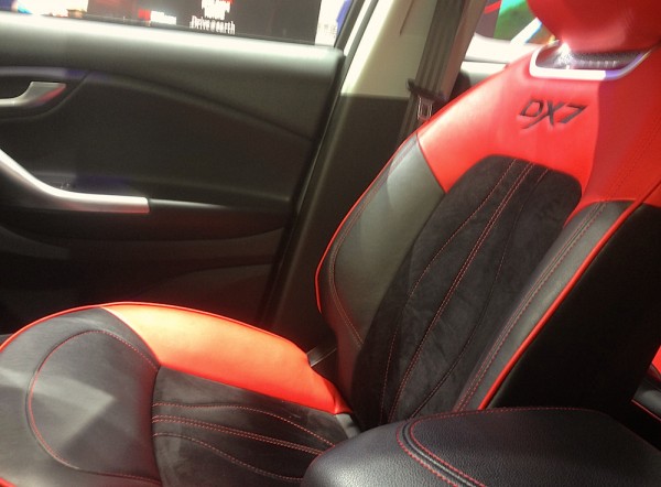 Soueast DX7 interior Pic1