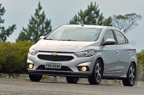 chevrolet-onix-brazil-2016-picture-courtesy-carros-uol-com-br