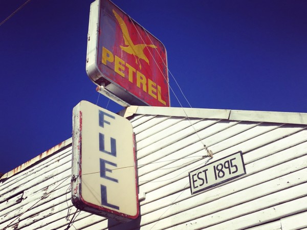 johns-river-petrol-station-australia-october-2016