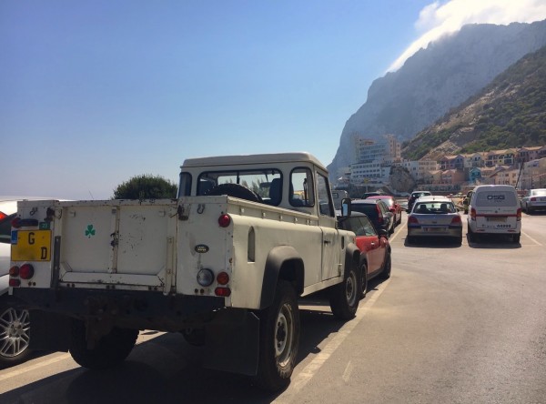 land-rover-defender-pu-gibraltar