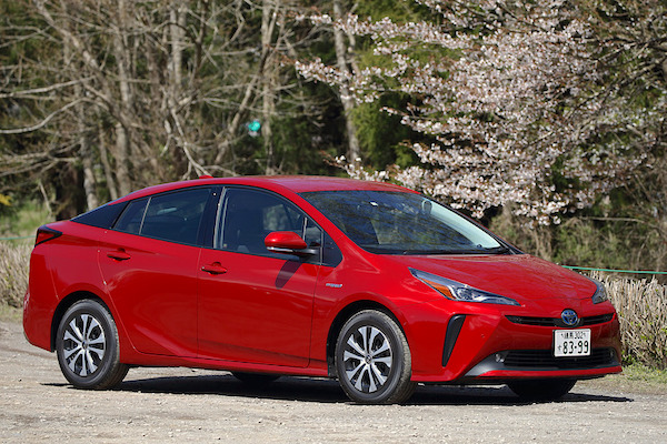 Japan April 19 Toyota Prius Back On Top Rav4 Lands In Market Up 3 4 Best Selling Cars Blog
