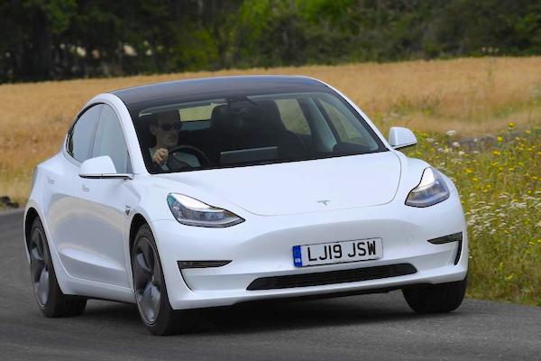 UK August 2019: Tesla Model 3 lands with a bang (#3), VW T-Roc cracks ...