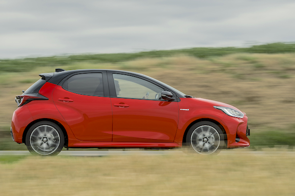 UK April 2021: Toyota (+30.1%), Peugeot (+19.1%) shine in market down ...