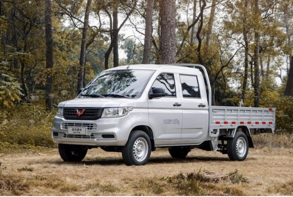 https://bestsellingcarsblog.com/wp-content/uploads/2021/02/Wuling-Mini-Truck-China-2020-1.jpg