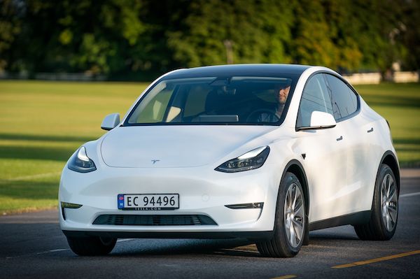 Verkauft Tesla Model Y Model YSR Hecka., gebraucht 2022, 350 km in
