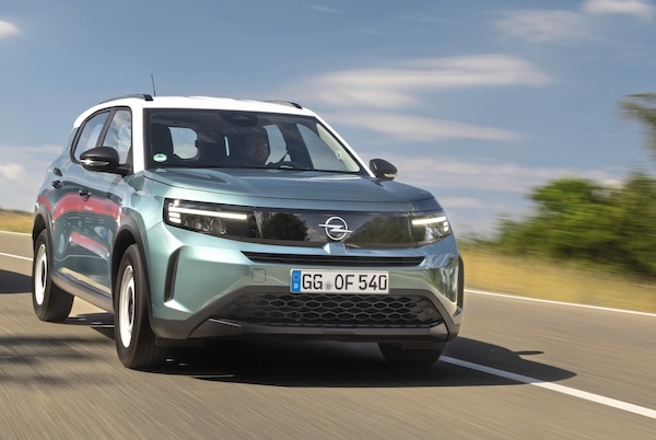 Austria August 2026: VW Golf back to #1, Opel Frontera breaks record