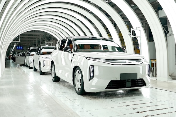 China new models June 2026: BYD Great Tang and Leapmotor D99 land